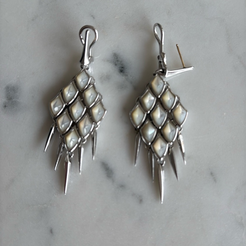 Stephen Webster White Mother of Pearl Earrings - Picture 2 of 4